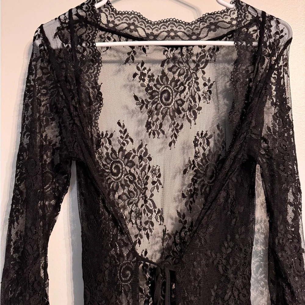 Black Sheer Lace Long Robe - Picture 2 of 3